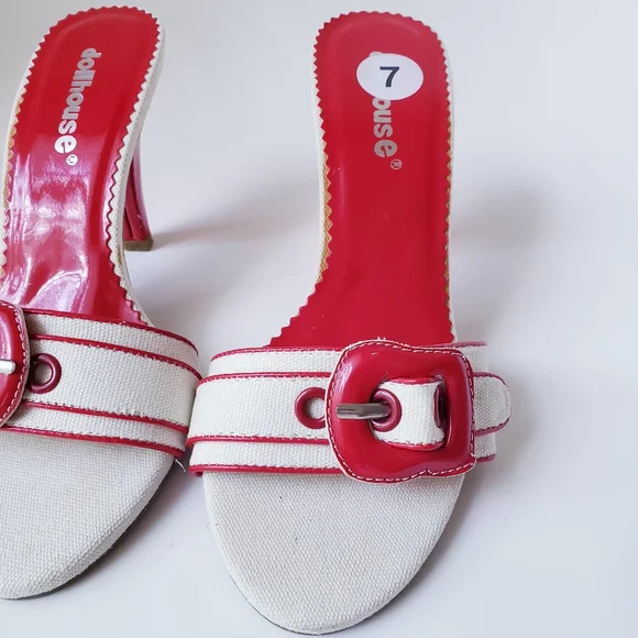 Vintage Dollhouse Cream and Red Slip-on Heels - Picture 6 of 16